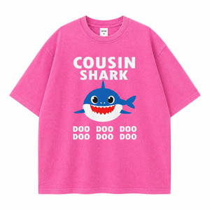 T-shirt rose surdimensionné en coton épais 230 g/m² avec logo personnalisé, motif requin délavé à l'acide et impression par transfert thermique - Product Image 2