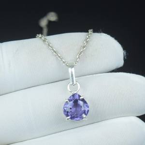 Pendentif Cœur Unique en Alexandrite, Argent Sterling 925, Collier Minimaliste à Changement de Couleur Fait Main - Product Image 5