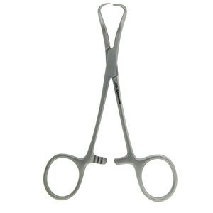 Pinzas para toallas Backhaus de 3.5 pulgadas con punta puntiaguda y ligera curvatura hacia el extremo de las puntas de la mandíbula, de acero inoxidable de grado médico. - Product Image 2