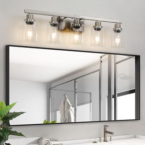 Lampada da Bagno Moderna a 5 Luci da 31 Pollici con Finitura Nichel Spazzolato e Paralumi in Vetro Trasparente per Mobili da Bagno - Product Image 2