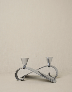 Candelabro Moderno de Acero Inoxidable con Doble Cono, Escultórico, Minimalista, Decorativo, Centro de Mesa - Product Image 5