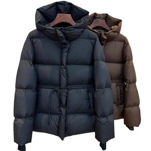 Manteau d'hiver 2026 tendance blanc, doudoune haut de gamme à capuche, cintrée à la taille, super stylée pour femme - Product Image 1