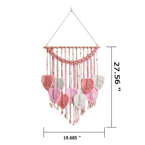 Décoration murale en macramé rose artistique et accrocheuse pour chambre d'enfant, salle de classe et salles d'activités, avec un look intérieur doux et ludique - Product Image 5