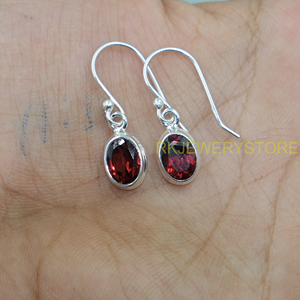 ต่างหูพลอยโกเมนสีแดงธรรมชาติ ต่างหูพลอยเจียระไน เงินแท้ 925 ต่างหูห้อยทำมือ เครื่องประดับพลอยโกเมนสำหรับผู้หญิง - Product Image 4