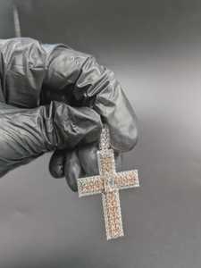 Pendentif Moissanite Bicolore en Argent Sterling 925, Bijou Religieux Croix Chrétienne, Cadeau de Baptême, Style Rappeur, Diamant Dvars - Product Image 3