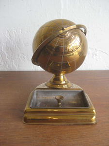 Cendrier globe terrestre en laiton vintage pour bureau, accessoire de fumeur décoratif, organisateur de bureau, globe nautique - Product Image 5