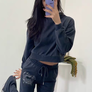 เสื้อฮู้ดดี้ผู้หญิงทรงหลวมโอเวอร์ไซส์พิมพ์ลายสไตล์ครอสชอลเดอร์ ล้างสีแบบแอซิด สำหรับฤดูหนาว - Product Image 6