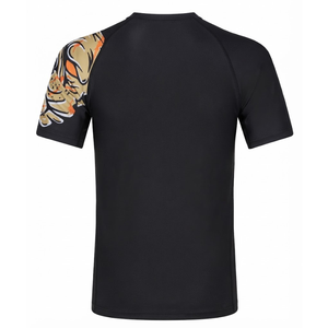 Rashguard à manches courtes entièrement imprimé pour enfant, idéal pour le Jiu-Jitsu, le grappling et la lutte en salle, avec étiquette personnalisée - Product Image 6