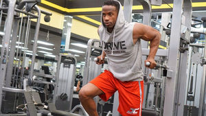 Sweat à capuche sans manches pour homme, respirant, léger, design décontracté, matière douce et à séchage rapide, idéal pour les entraînements de haute intensité - Product Image 2