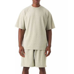 Ensemble T-shirt et short pour homme avec logo personnalisé, vêtements de sport de printemps en polyester/coton respirant, streetwear personnalisé de haute qualité - Product Image 1