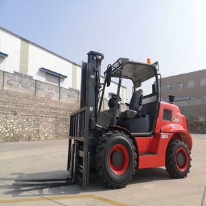 Achetez un chariot élévateur tout-terrain diesel 4x4 de 5,5 tonnes pour la construction, l'agriculture, les sites miniers et la vente au détail - Product Image 2