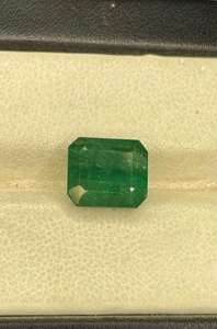 ESMERALDA NATURAL DE 9X10MM CON CORTES DE OCHO ÁNGULOS. HERMOSA ESMERALDA PARA JOYERÍA. - Product Image 2