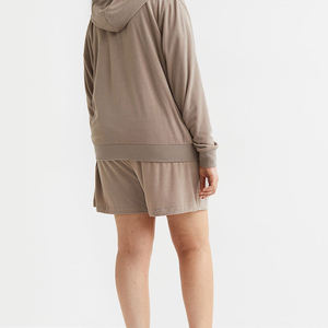 Sudadera con capucha corta informal para mujer, de color liso o estampada, anti-bolitas, de invierno, con bolsillos bordados, manga larga y frente de punto - Product Image 2
