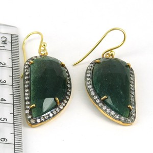 Beauté intemporelle ! Boucles d'oreilles Huggie Bohèmes en Argent Sterling 925 Plaqué Argent avec Aventurine Verte et Zircon Cubique, Bijoux Indiens - Product Image 4