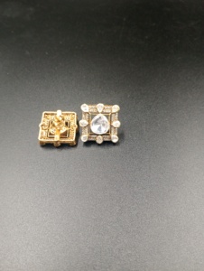 Pendientes Geométricos Redondos de Plata Chapados en Oro de Lujo Amaira Jewels para Mujer, Ideales para Fiestas - Product Image 3
