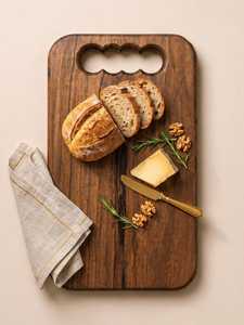 Planche à découper artisanale en noyer, planche à charcuterie en bois massif, planche de service rustique, finition alimentaire - Product Image 5