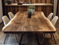 Meubles modernes, dernière collection, table à manger en bois massif avec bord naturel, résine époxy transparente, table à manger pour restaurant et café