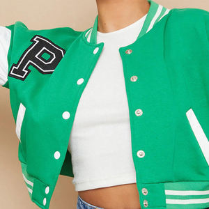 Nueva llegada: Chaqueta varsity corta para mujer, impermeable, transpirable, con forro acolchado, personalizable, OEM, para venta en línea. - Product Image 3