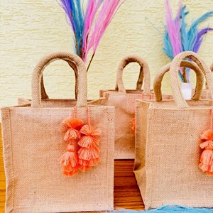 Bolsas de Regalo de Yute con Diseño de Dibujos Animados Ecológicas de Alta Calidad, Personalizables y Resistentes para Venta al Por Mayor - Product Image 4
