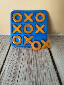Juego de Tic Tac Toe de Resina con Logotipo Personalizado para Regalos Corporativos y Eventos Promocionales con Piezas Negras X y Blancas O, Juego de Mesa para Fiestas - Product Image 5