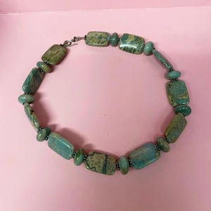 Collier en résine fait main pour femmes, design tendance sur le thème de l'art, bijoux de mode indiens pour filles - Product Image 5