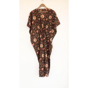 Vestido Kaftán Negro con Estampado Floral Étnico, Cuello en V, Estilo Bohemio Holgado para Mujer, Ropa de Resort, Vestido Casual de Verano - Product Image 1