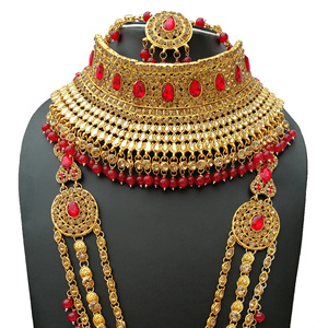 Parure de bijoux indienne tendance classique : collier ras-du-cou, boucles d'oreilles en fausses perles vertes – Idéal pour fiançailles, anniversaire, mariage, fête - Product Image 3
