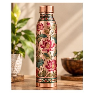 Botella de Agua de Cobre con Diseño Floral de Loto, Estética y Portátil para Viajes - Product Image 1