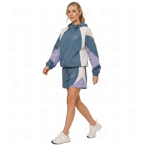 Conjunto Deportivo de Dos Piezas para Mujer OEM con Logotipo Personalizado, Chaqueta Deportiva de Manga Larga y Pantalones Cortos de Cintura Alta con Ribete en Contraste - Product Image 5