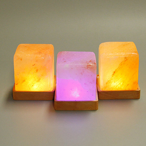 Lampe en sel rose de l'Himalaya de qualité supérieure, naturelle, brute, moderne, lumière de table, éclat chaud, inspirée du Feng Shui, décoration d'intérieur - Product Image 1