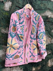 Veste ethnique indienne traditionnelle pour femme, en velours tissé à la main, coton rose, broderie florale Sujani, été, automne, hiver, export - Product Image 6