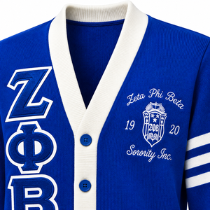 Suéter Cárdigan Zeta Phi Beta para Mujer, Azul Rey con Ribete Crema, Manga con Rayas Universitarias, Letras Griegas Bordadas, Escudo 1920 - Product Image 5