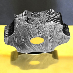 Cendrier élégant à motif Damas, accessoire de fumeur en acier artisanal, cadeau idéal pour les fumeurs et les collectionneurs - Product Image 6