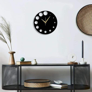 นาฬิกาแขวนผนังโลหะพรีเมียม ตกแต่งบ้านสไตล์โมเดิร์น เงียบไร้เสียงรบกวน เหมาะสำหรับห้องนั่งเล่น ห้องนอน สำนักงาน โรงแรม คาเฟ่ ควอตซ์ งานแต่งงาน - Product Image 1
