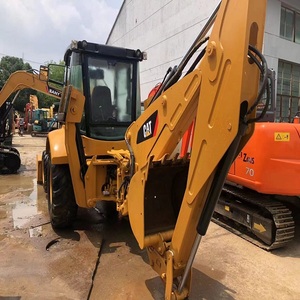 Chargeuse-pelleteuse industrielle Cat 420F pour les grandes applications de construction, offrant une forte puissance d'excavation et un chargement efficace - Product Image 1