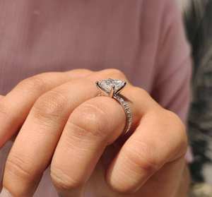 Bague de fiançailles et de mariage Kushi Diamond Designer, taille princesse, pavée de diamants, en argent sterling certifié IGI, luxe premium - Product Image 6