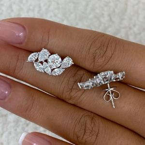Pendientes de Diamantes con Corte Pera, Redondo y Marquesa en Oro Blanco Sólido, Pendientes Florales de Lujo, Diamantes Cultivados en Laboratorio - Product Image 2