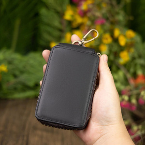 Porte-clés en cuir véritable avec surpiqûres élégantes et fermeture éclair de qualité supérieure, vendu en gros à prix de gros - Product Image 2