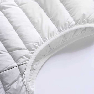 Chaleco Acolchado con Capucha para Niños, Chaqueta Ligera sin Mangas para Otoño e Invierno, Gruesa y Resistente al Viento - Product Image 6