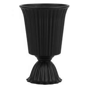 Pot de fleurs classique en résine noire avec motif circulaire sculpté à la main pour une utilisation en extérieur dans le jardin, jardinière durable pour les fleurs - Product Image 3