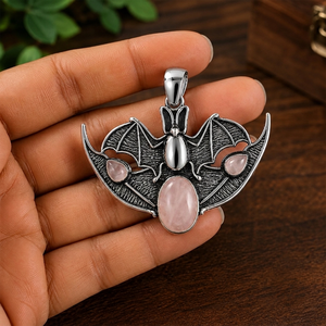 Pendentif chauve-souris à ailes rosées en quartz rose naturel, fait main, laiton plaqué or/argent, collier unisexe bohème gothique, breloque - Product Image 2