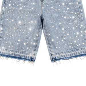 Fábrica de Producción de Shorts de Mezclilla Adornados con Pedrería, Costuras Reforzadas, Tratamiento de Tejido Avanzado, Control de Calidad - Product Image 4