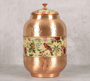 Pot à eau en cuivre traditionnel avec robinet pour une utilisation sur table, en cuisine et à la salle à manger - Product Image 4