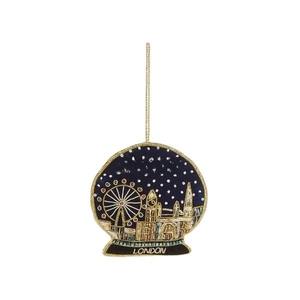 Adorno de Globo de Nieve Colgante con Diseño del Horizonte de Londres, Zari – Regalo de Recuerdo Bordado a Mano con Cuentas e Hilo Dorado - Product Image 2