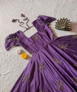 Vestido Midi Morado de Rayón con Bordado de Mariposa Dorada, Elegante, Informal para Mujer, Estilo India Pakistán 86779 SHREE TEX- ST - 241 - Product Image 4