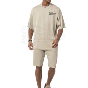 Ensemble élégant pour homme, haut à manches courtes et short assorti pour les vacances d'été et la plage - Product Image 2