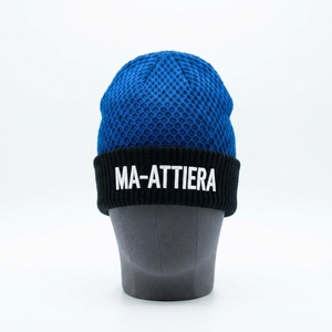Bonnet en tricot bleu et noir personnalisé, chaud pour l'hiver, avec revers et logo brodé - Product Image 1