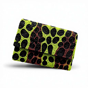 Eleva tu estilo con este bolso de mano con cuentas hecho a mano. Un bolso de noche de diseño audaz y único, hecho con artesanía de primera calidad. - Product Image 1