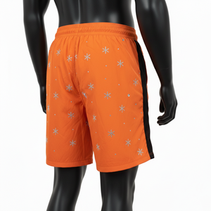 กางเกงขาสั้นผู้ชายผ้าไมโครไฟเบอร์โพลีเอสเตอร์กันลม สีส้มดำ แต่งแถบตาข่ายด้านข้าง พิมพ์ลายแบบรีดร้อนตามสั่ง - Product Image 5