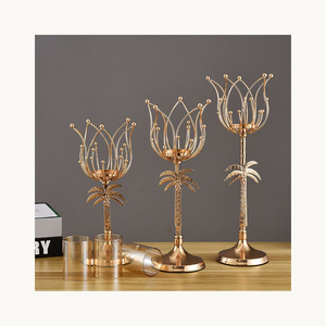 Porte-bougie luxueux en métal et verre, design élégant et moderne, support décoratif personnalisé pour bougies, idéal pour la maison, les fêtes et les événements. - Product Image 6